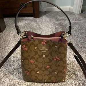 Coach Bucket Bag and Medium ID Wallet